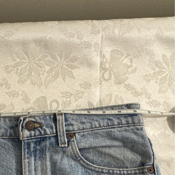 Vintage Levi’s Women’s Blue Jeans High-rise, Tapered Leg - Picture 5 of 8